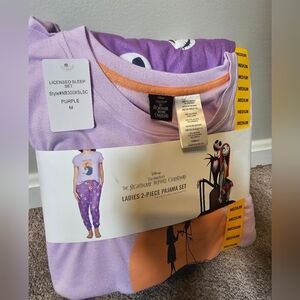 WOMEN'S 2 PC DISNEY NIGHTMARE BEFORE CHRISTMAS PAJAMA SET NEW SIZE MEDIUM